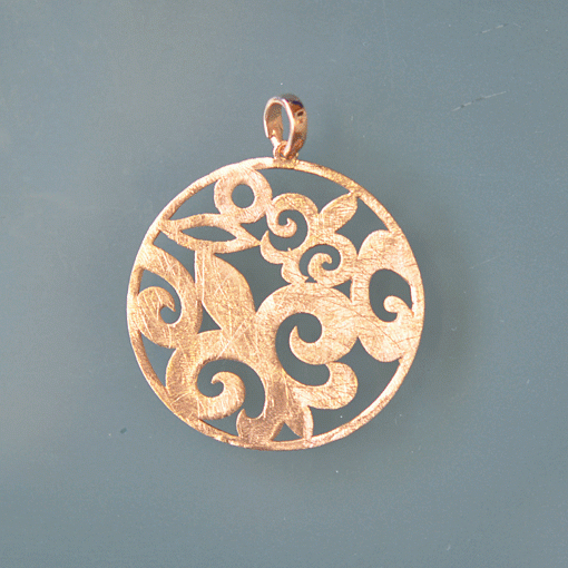 Round Pendant with Liliy Pattern
