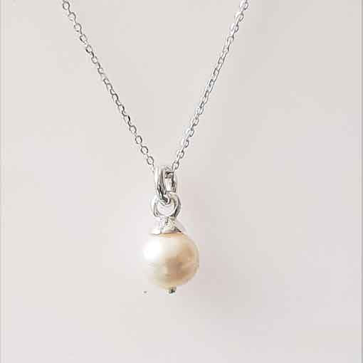 Silverchain with Freshwater Pearl
